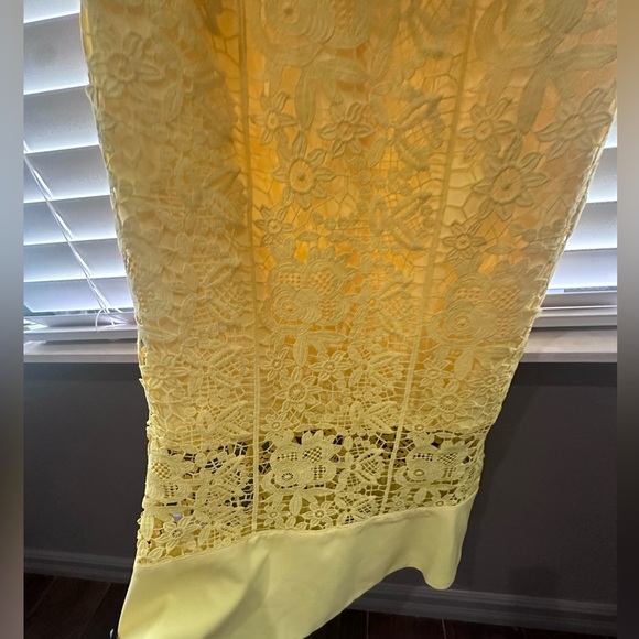 Jarlo London Frill Layer Cold Shoulder Yellow Lace Midi Dress NWT - Picture 5 of 9